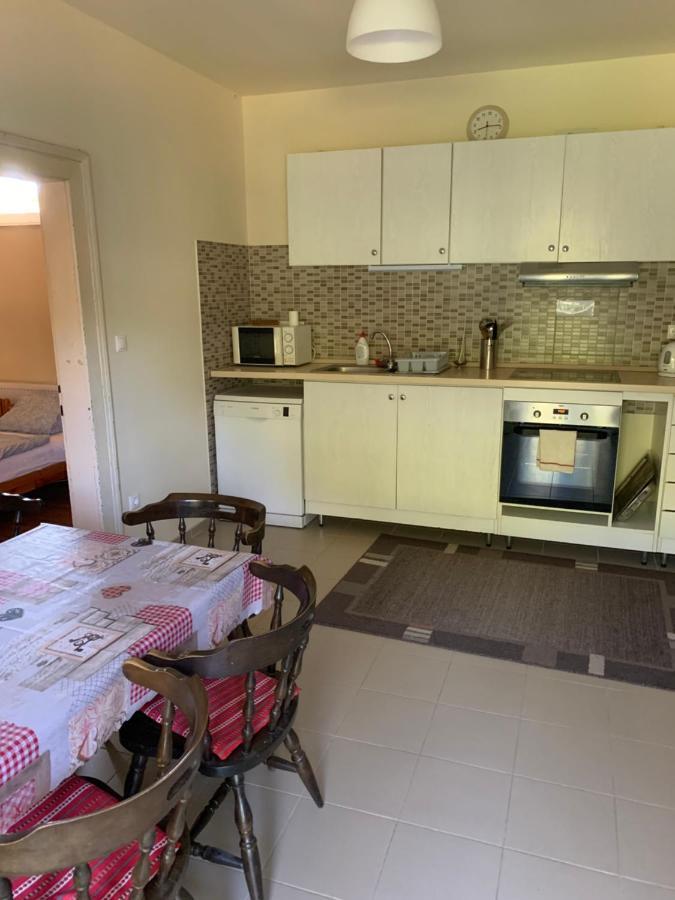 Ica Vendeghaz Appartement Sutto Buitenkant foto
