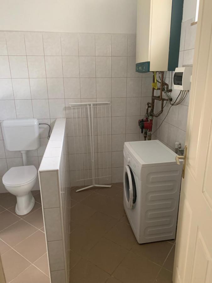 Ica Vendeghaz Appartement Sutto Buitenkant foto