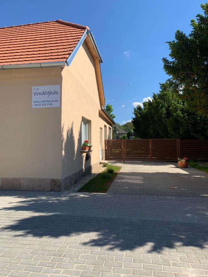 Ica Vendeghaz Appartement Sutto Buitenkant foto